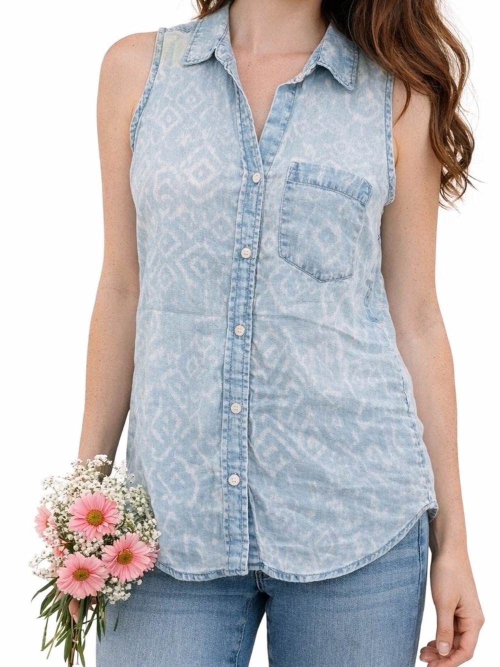 Anthropologie cloth & stone Washed Chambray Sleeveless Button-Down Tencel Top